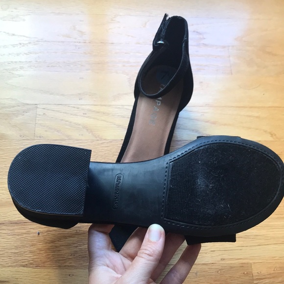 Black suede kitten heels - Picture 4 of 4